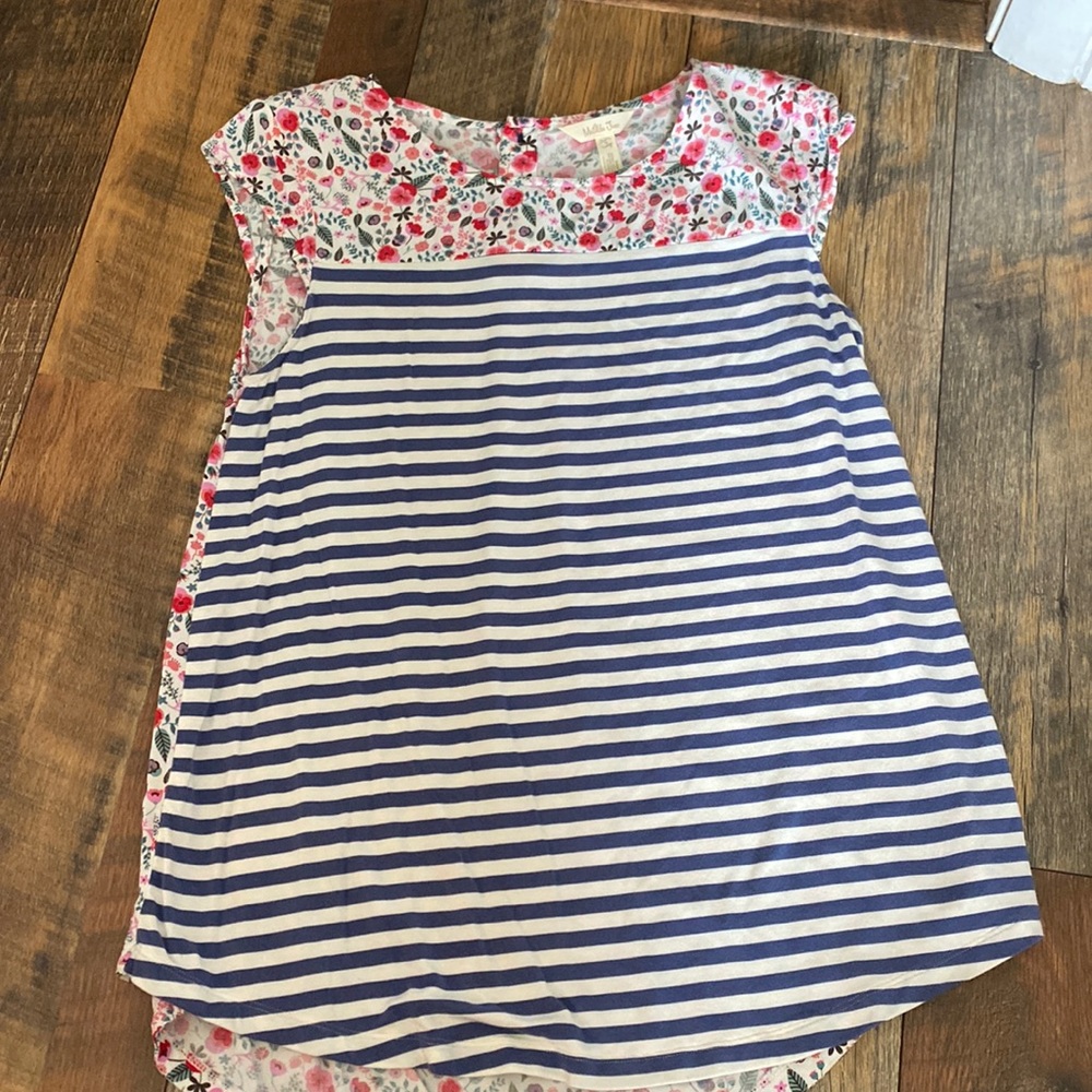 Woman’s size small Matilda Jane top